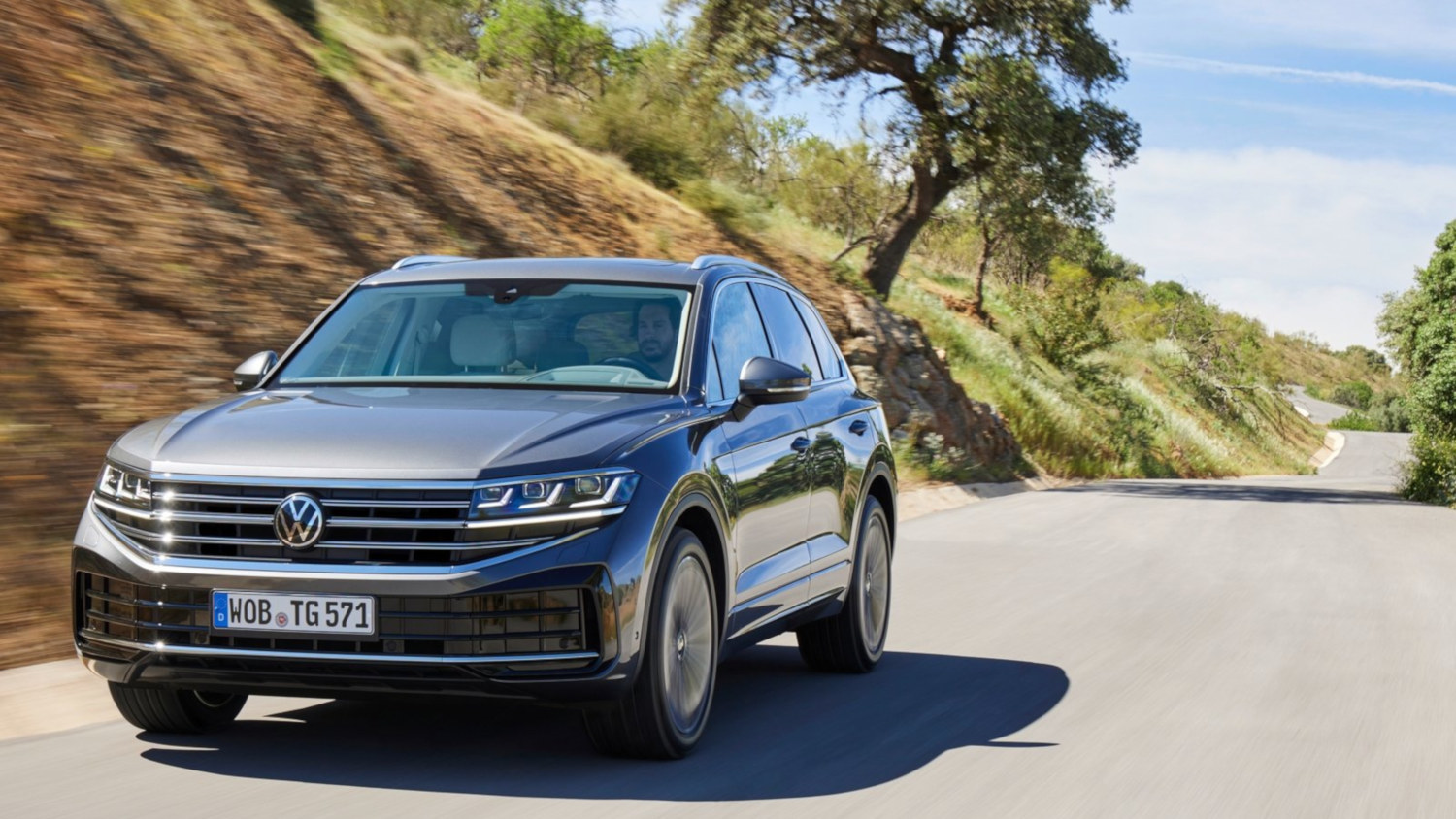 Volkswagen Touareg R Hybrid 2024 SUV Drive